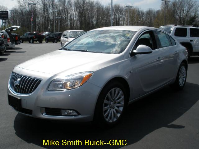 Photo of 2011 Buick Regal