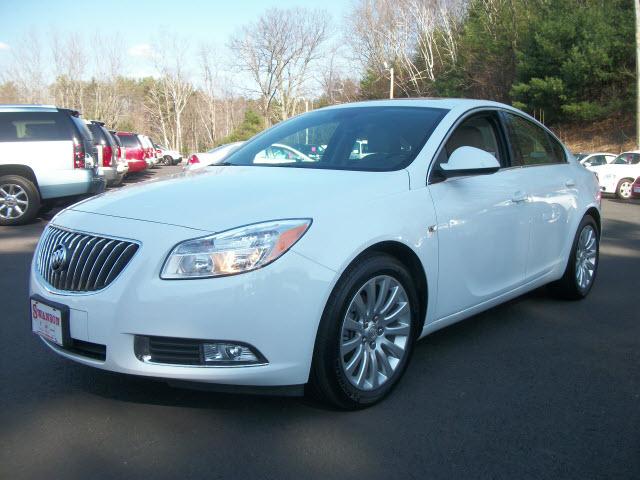 Photo of 2011 Buick Regal