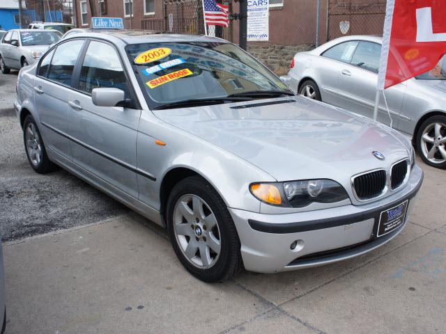 Photo of 2003 BMW 325XI