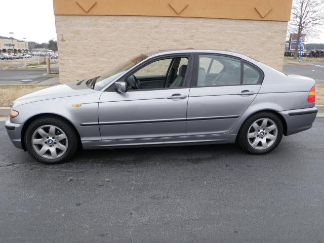 Photo of 2004 BMW 325i