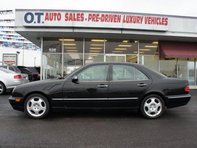 Photo of 2000 Mercedes-Benz E-Class