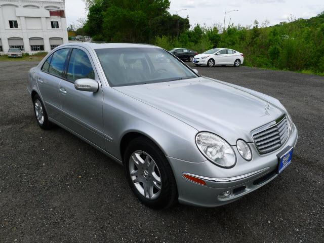 Photo of 2004 Mercedes-Benz E320