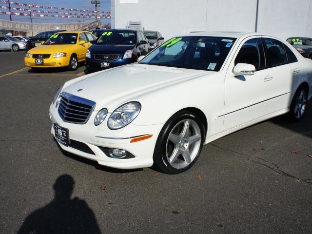 Photo of 2009 Mercedes-Benz E-Class
