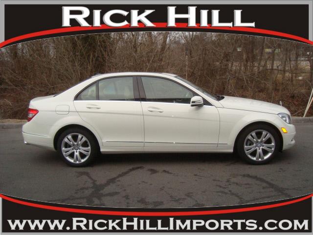 Photo of 2011 Mercedes-Benz C300