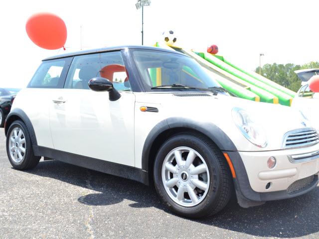 Photo of 2004 MINI Cooper