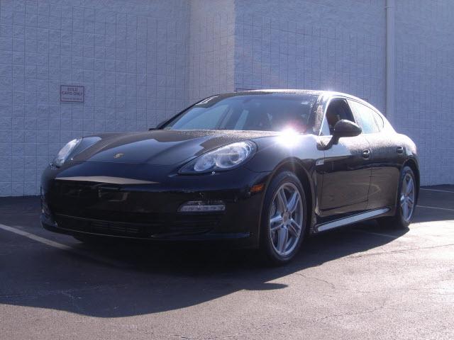 Photo of 2011 Porsche Panamera Westmont Illinois
