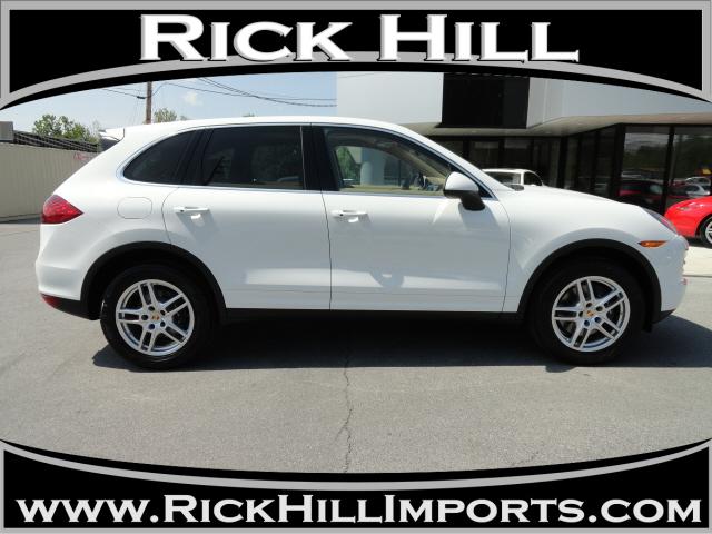 Photo of 2012 Porsche Cayenne