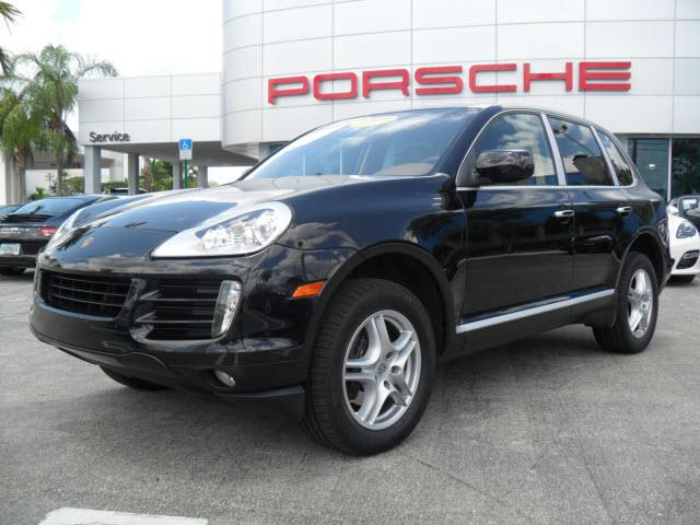 Photo of 2010 Porsche Cayenne