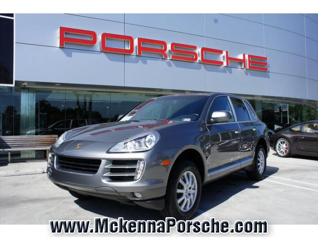 Photo of 2010 Porsche Cayenne