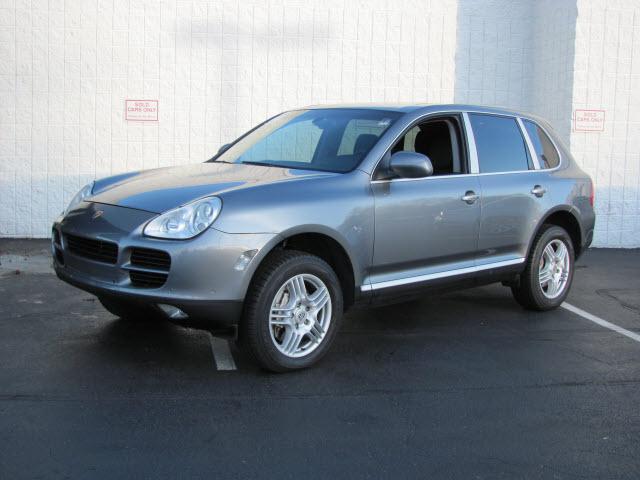 Photo of 2004 Porsche Cayenne