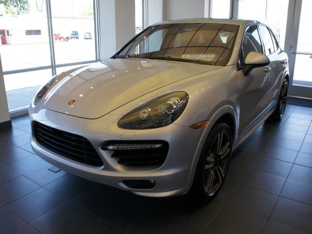 Photo of 2012 Porsche Cayenne