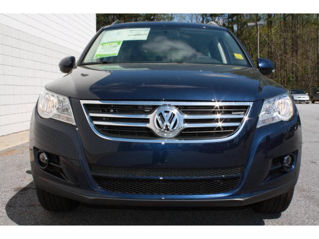 Photo of 2011 Volkswagen Tiguan