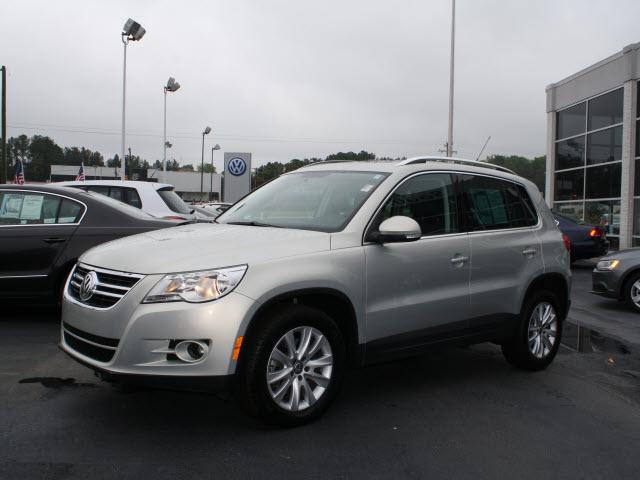 Photo of 2010 Volkswagen Tiguan