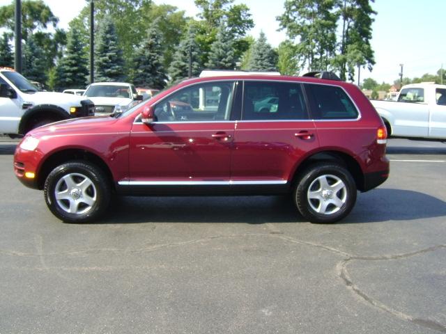 Photo of 2004 Volkswagen Touareg