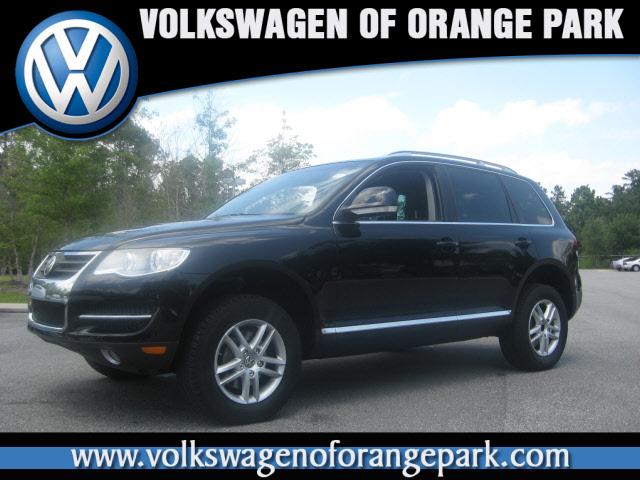 Photo of 2008 Volkswagen Touareg 2