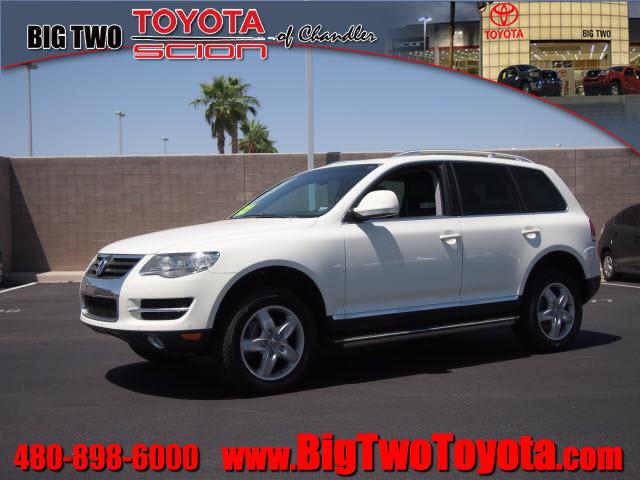 Photo of 2008 Volkswagen Touareg 2