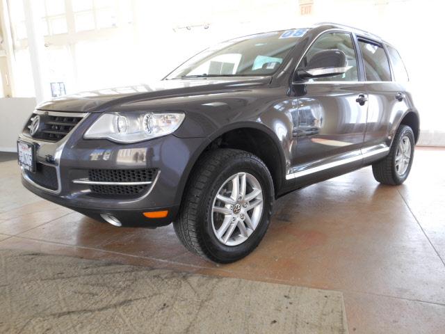 Photo of 2008 Volkswagen Touareg 2