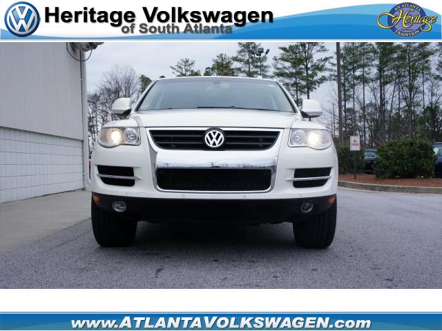Photo of 2009 Volkswagen Touareg 2