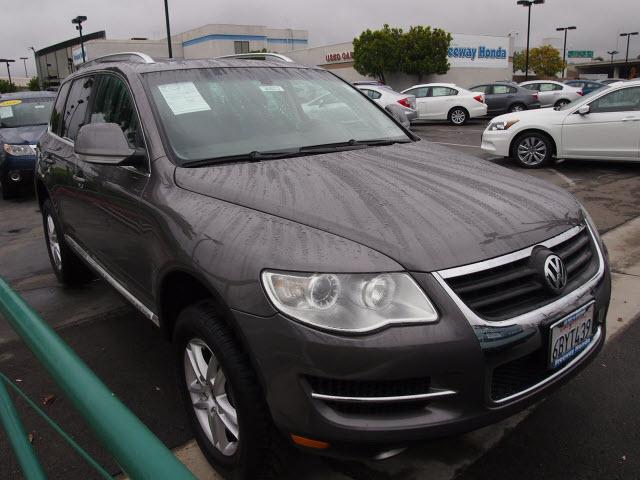 Photo of 2008 Volkswagen Touareg 2