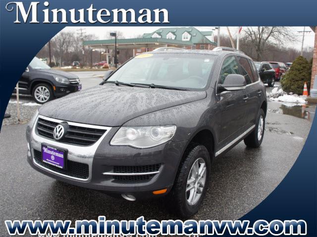 Photo of 2009 Volkswagen Touareg 2