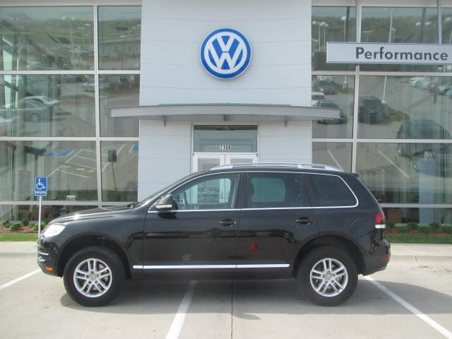 Photo of 2008 Volkswagen Touareg 2