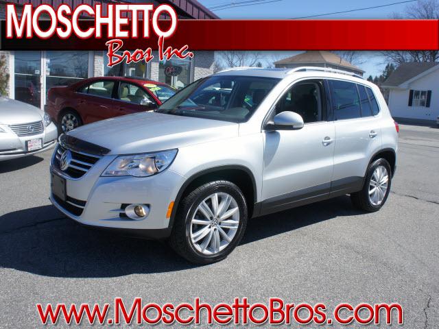Photo of 2011 Volkswagen Tiguan