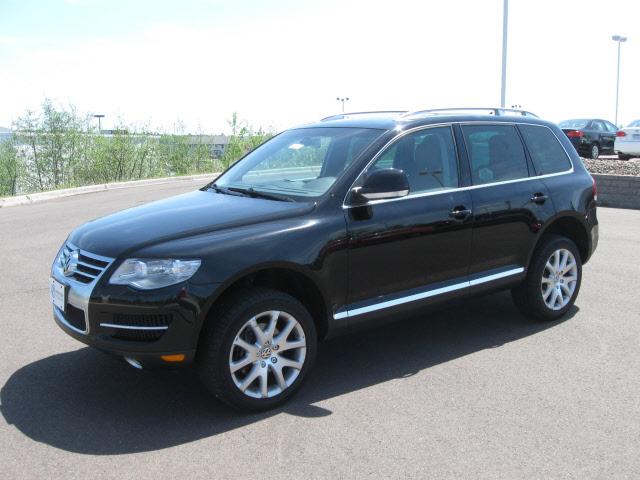 Photo of 2008 Volkswagen Touareg 2