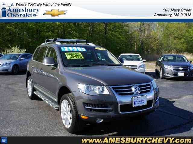Photo of 2008 Volkswagen Touareg 2
