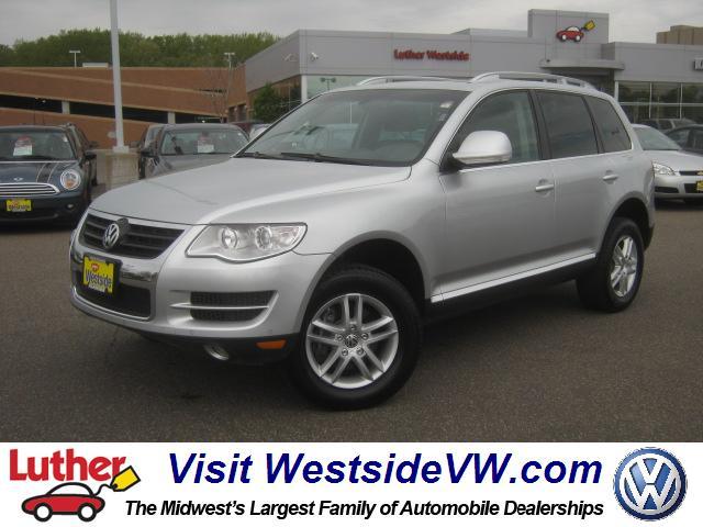 Photo of 2010 Volkswagen Touareg