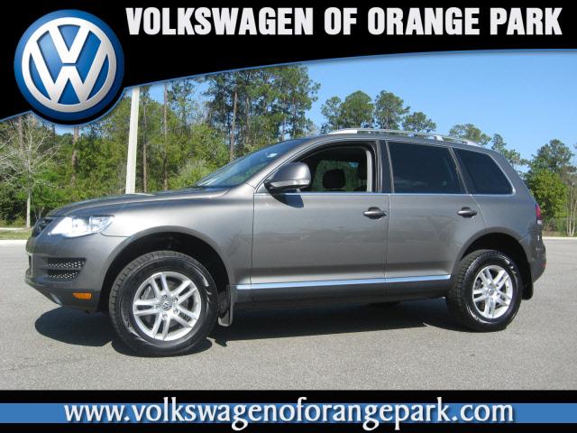 Photo of 2010 Volkswagen Touareg
