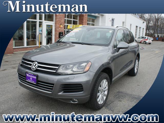 Photo of 2011 Volkswagen Touareg