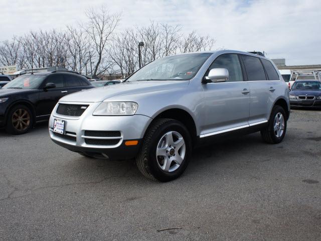 Photo of 2005 Volkswagen Touareg