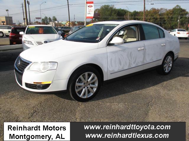 Photo of 2010 Volkswagen Passat Sedan