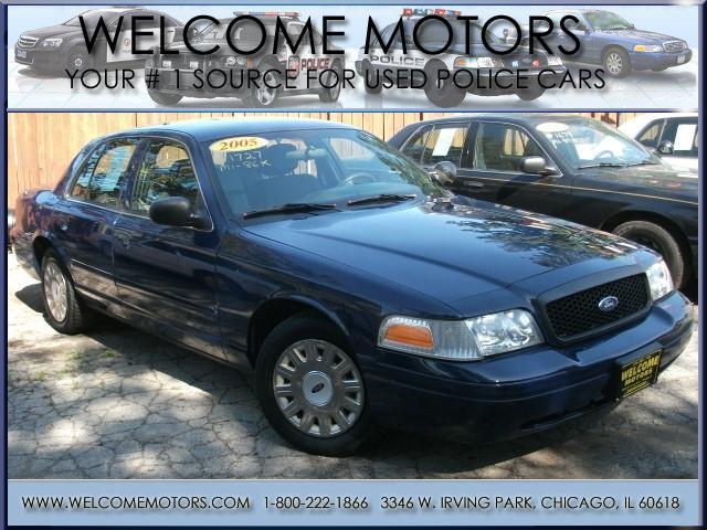 Photo of 2005 Ford Crown Victoria