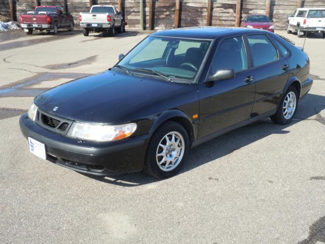 Photo of 2000 Saab 9-3