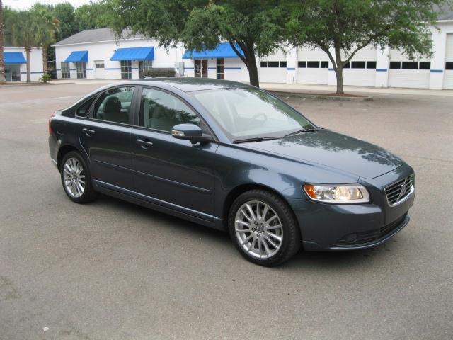 Photo of 2010 Volvo S40