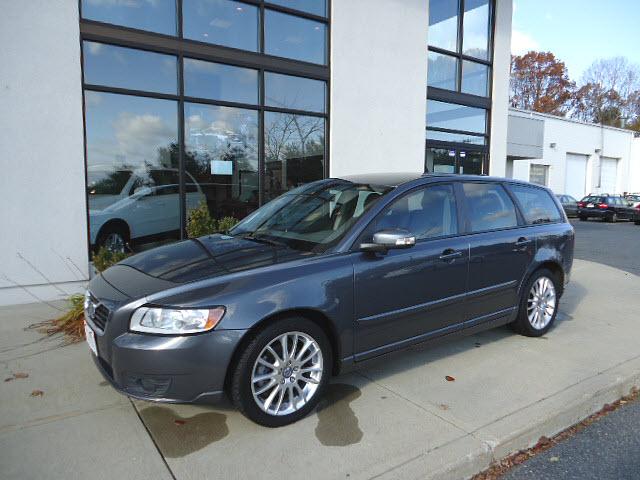 Photo of 2010 Volvo V50