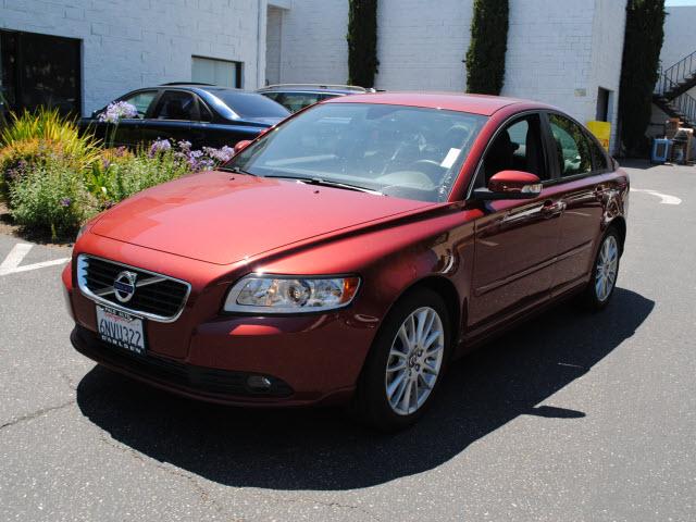 Photo of 2011 Volvo S40