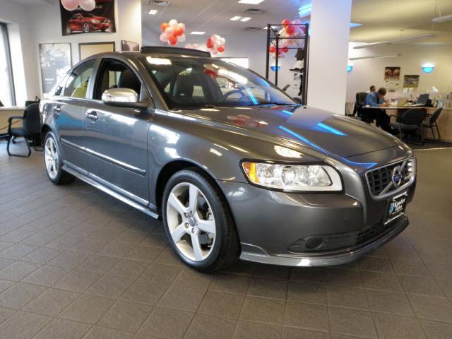 Photo of 2011 Volvo S40