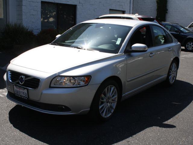 Photo of 2011 Volvo S40