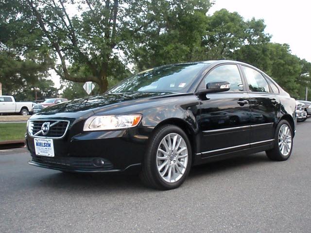 Photo of 2011 Volvo S40