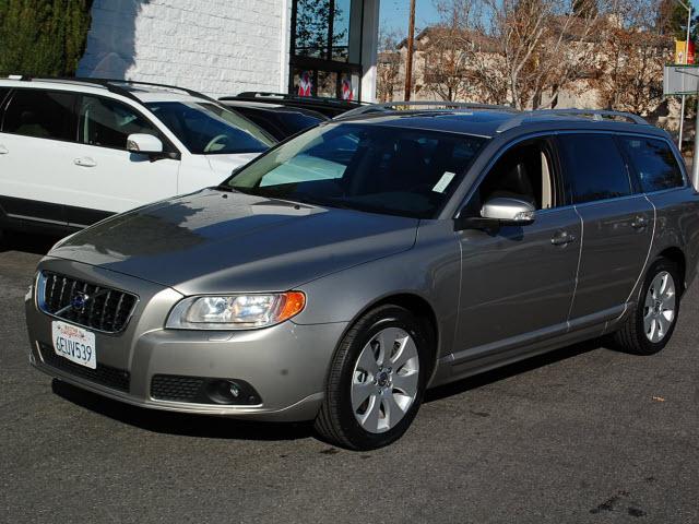 Photo of 2008 Volvo V70