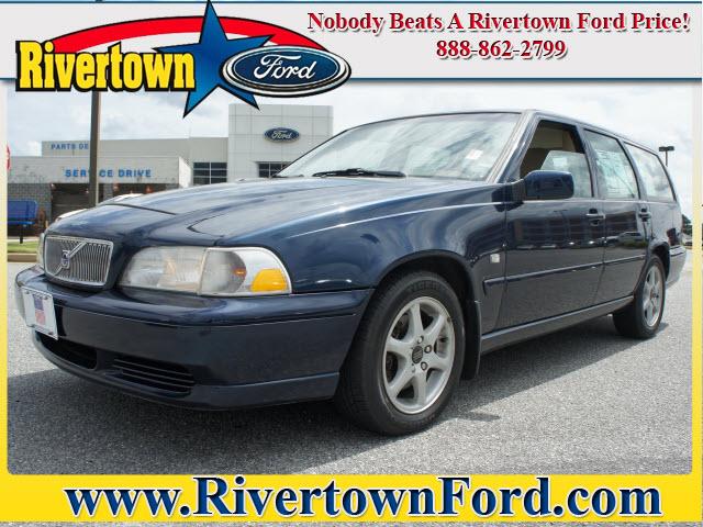 Photo of 2000 Volvo V70