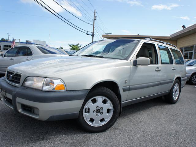 Photo of 2000 Volvo V70
