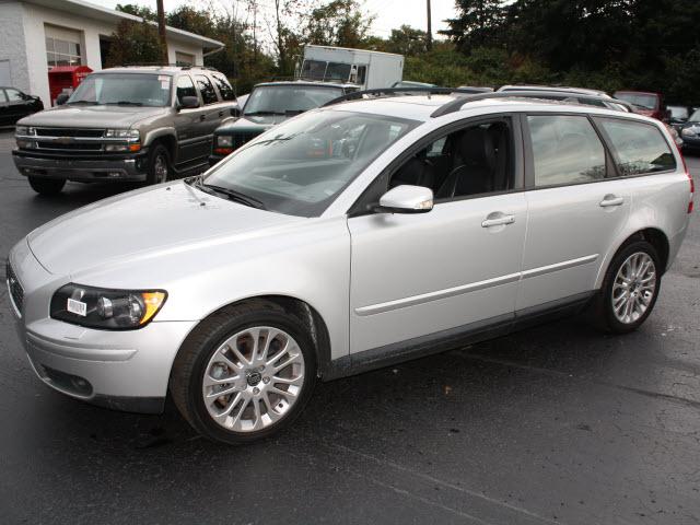 Photo of 2005 Volvo V50