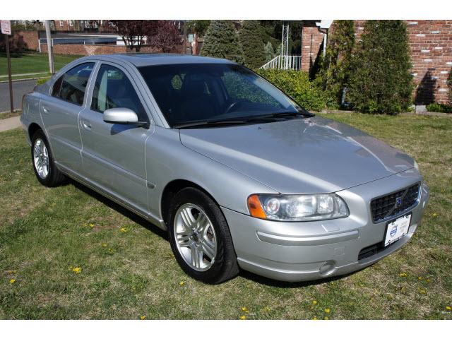 Photo of 2005 Volvo S60