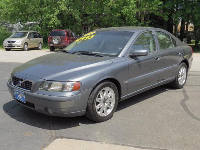 Photo of 2004 Volvo S60