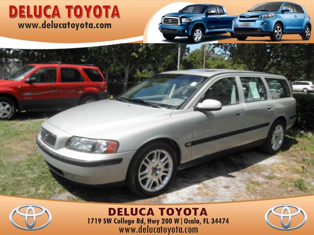 Photo of 2002 Volvo V70