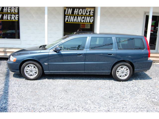 Photo of 2005 Volvo V70
