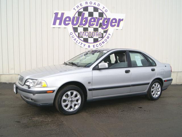 Photo of 2000 Volvo S40